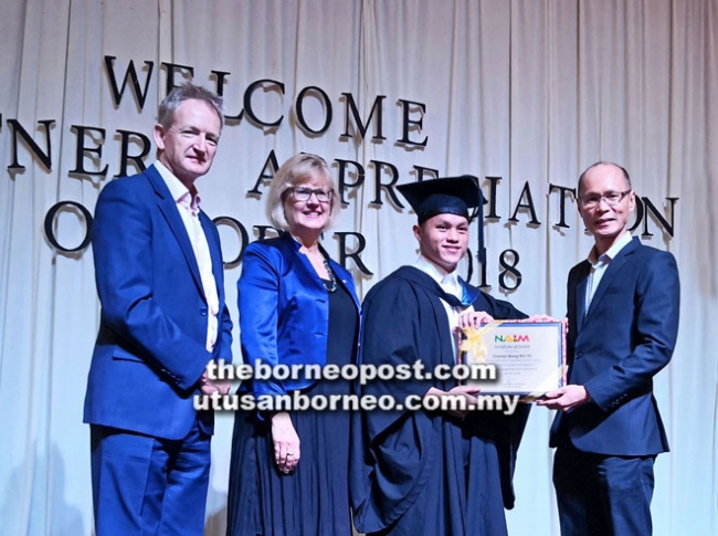 Naim awards Swinburne’s best civil engineering student