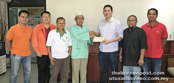 Naim makes Ramadan contributions to mosques and suraus